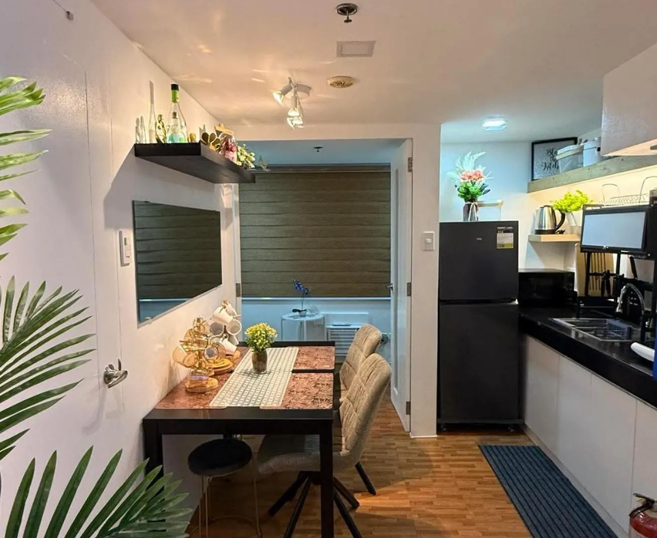 Trendy 3Br Loft Condo Along Edsa 마닐라 아파트