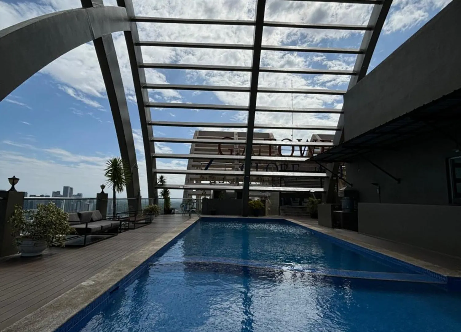 Apartment Trendy 3Br Loft Condo Along Edsa Manila