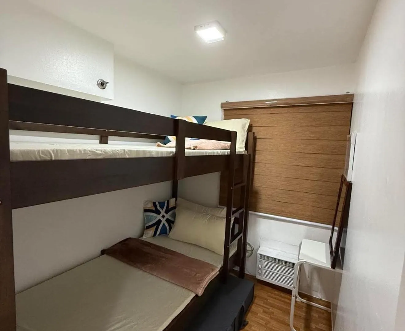 Trendy 3Br Loft Condo Along Edsa Manila